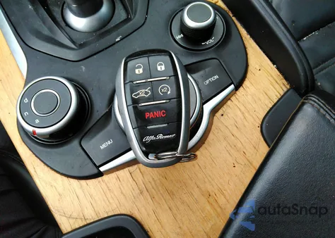 2017 Alfa Romeo Giulia Ti Rwd z USA, uszkodzony, nr VIN ZARFAECN9H7537082